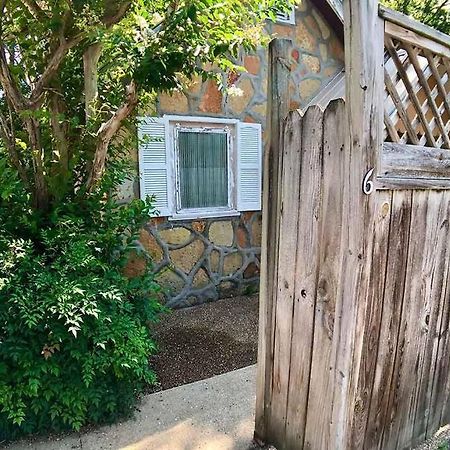 D'Vinery Rock Cottage/ #6 Eureka Springs Ngoại thất bức ảnh